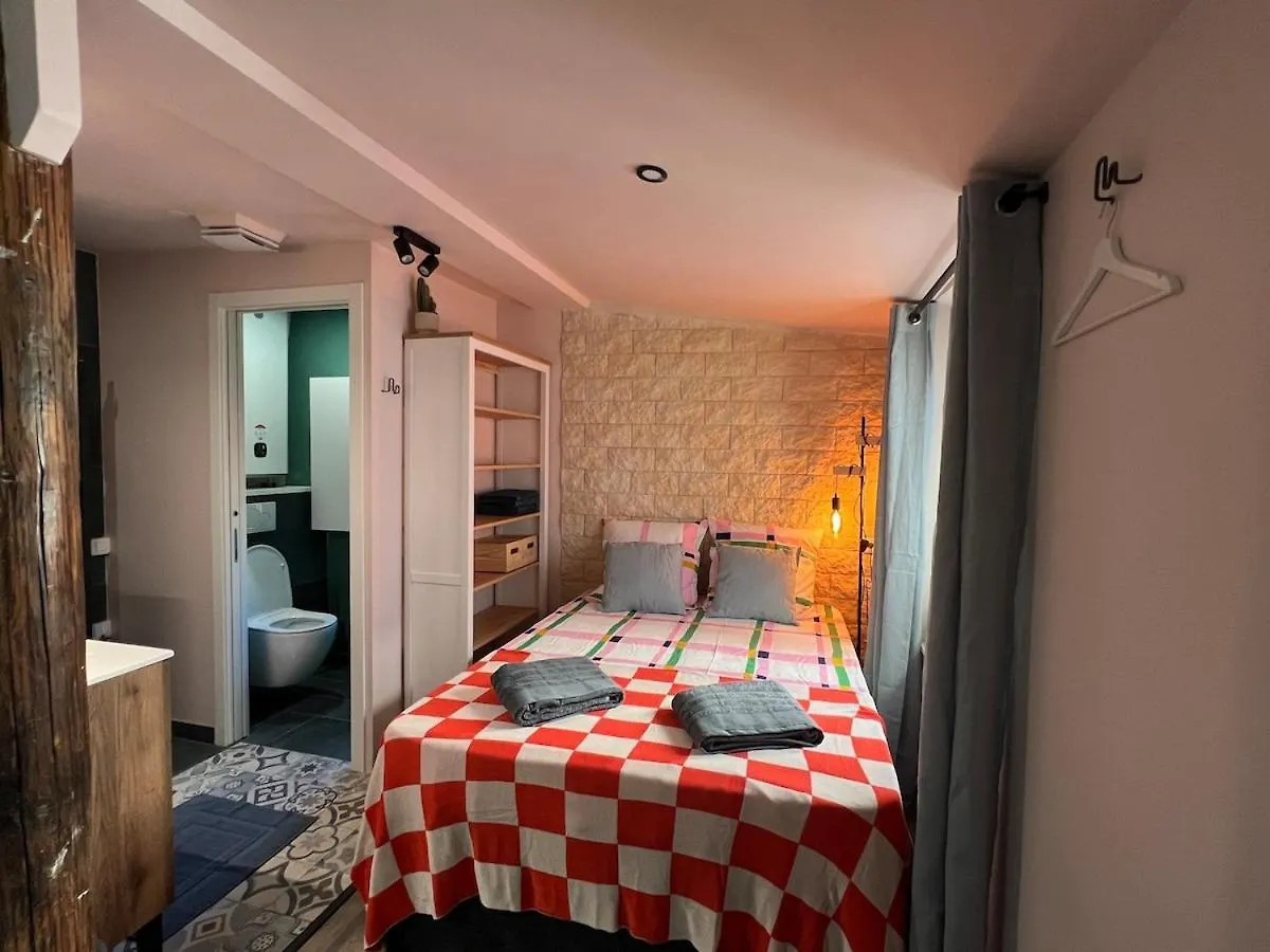 Cozy Studio In Menton Old Town - Near Parking 0*,  França