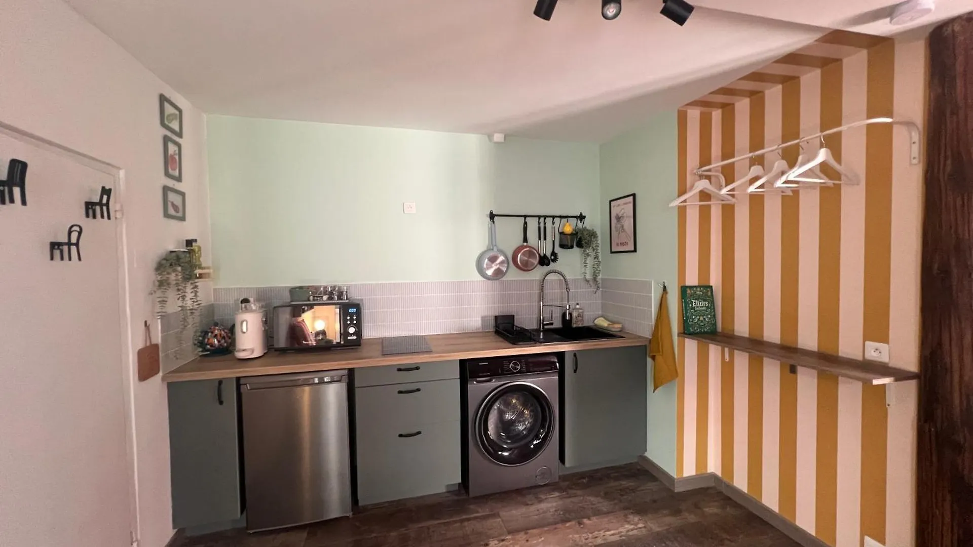 Apartamento Cozy Studio In Menton Old Town - Near Parking